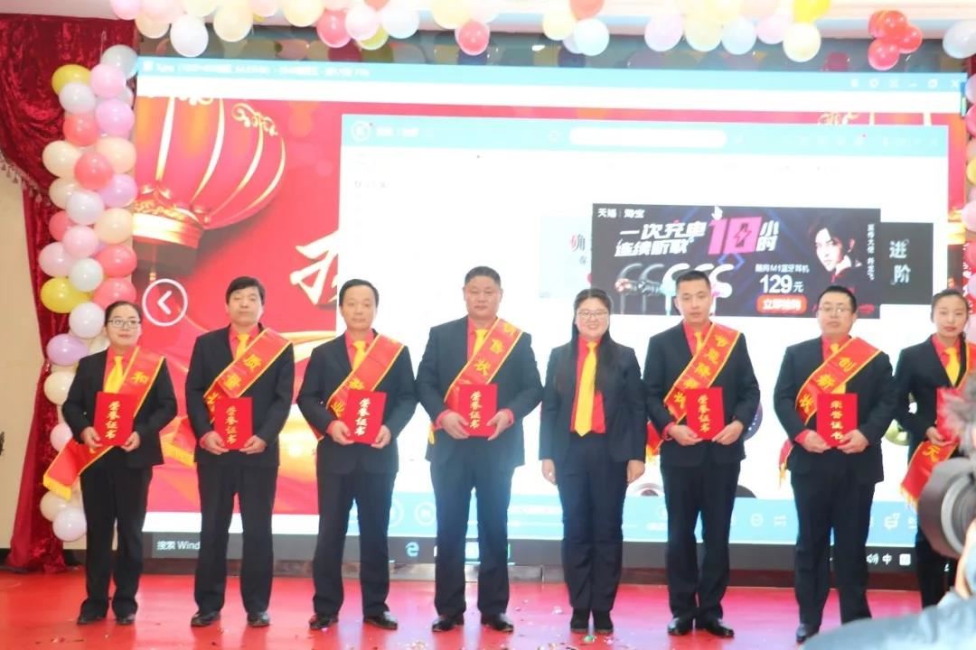 精东影业传媒APPV16颜料状元港澳游|感恩于心，回馈于行