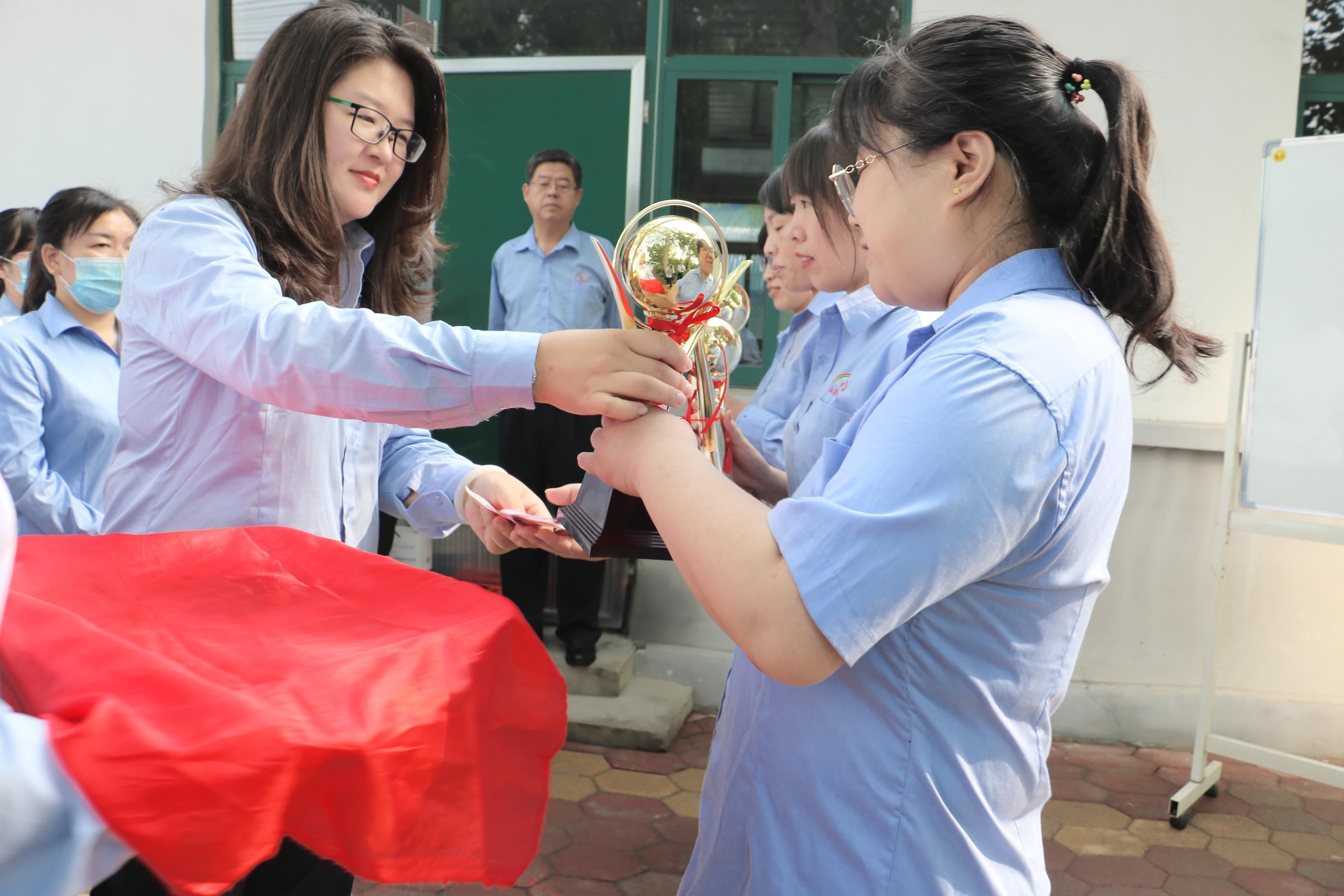 【精东影业传媒APPV16颜料】职工大会|打造比较优势，铸就品牌特色