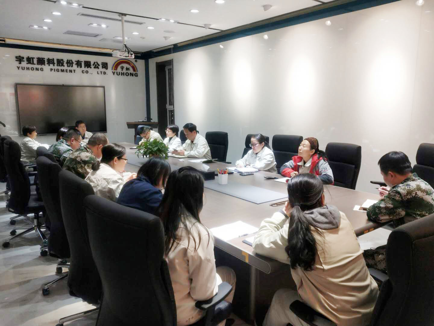 守初心 担使命，精东影业传媒APPV16颜料党支部又添新成员