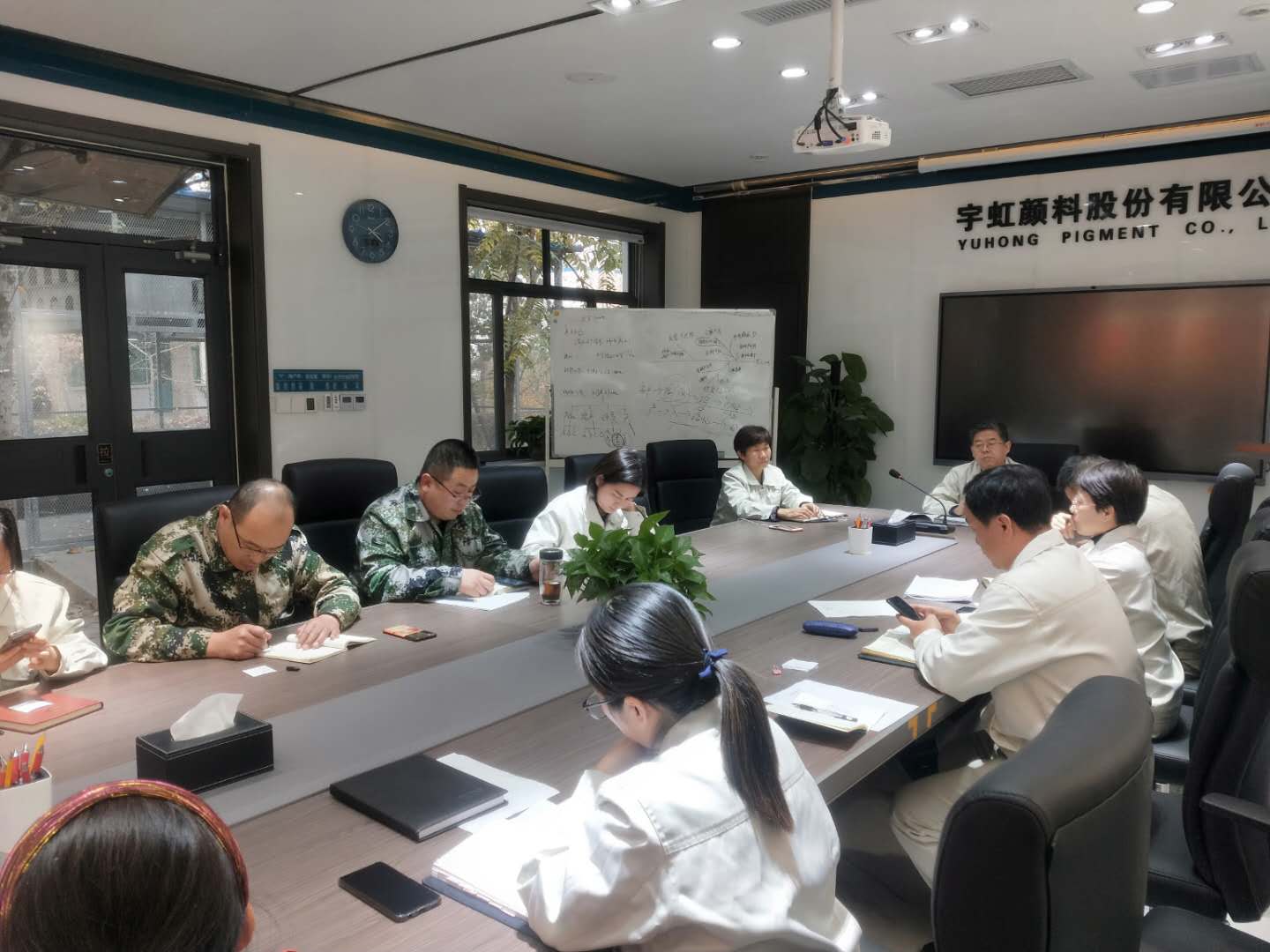 守初心 担使命，精东影业传媒APPV16颜料党支部又添新成员