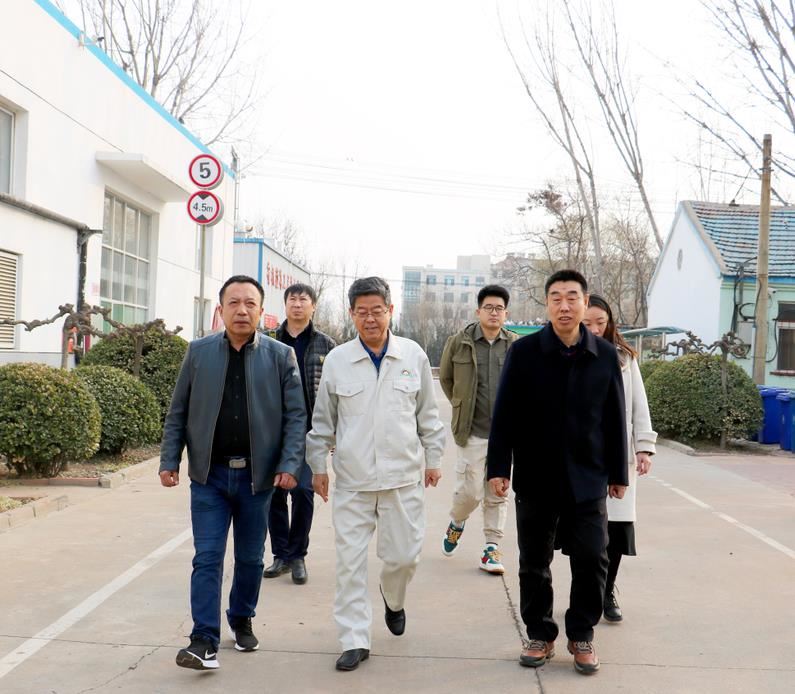 热烈欢迎中北大学德州研究生分院院长李同川一行莅临精东影业传媒APPV16颜料考察交流