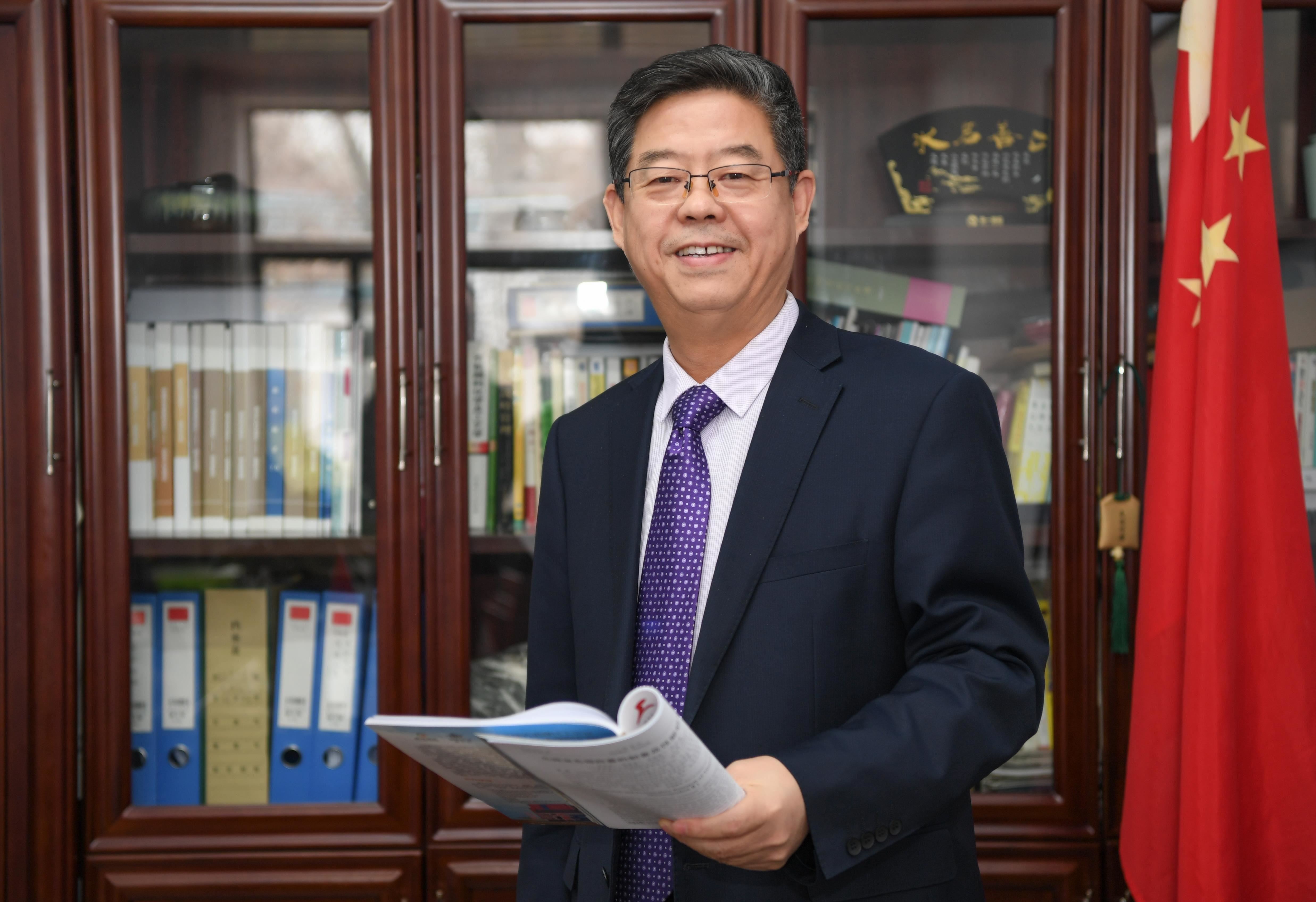 热烈祝贺精东影业传媒APPV16颜料董事长荣膺“2020山东十大财经风云人物”